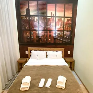 https://4-rooms.alltbilisihotels.com