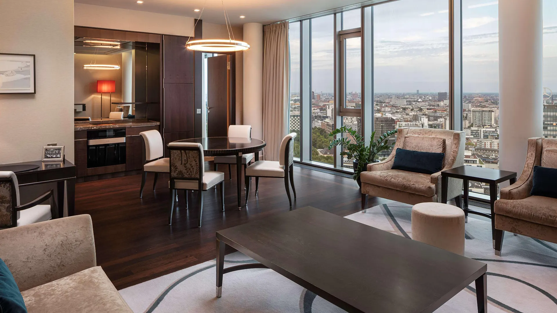 Waldorf Astoria Berlin Otel
