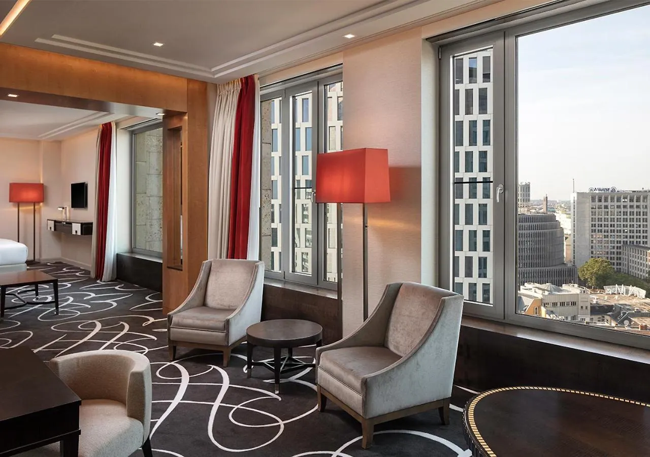 Waldorf Astoria Berlin Otel