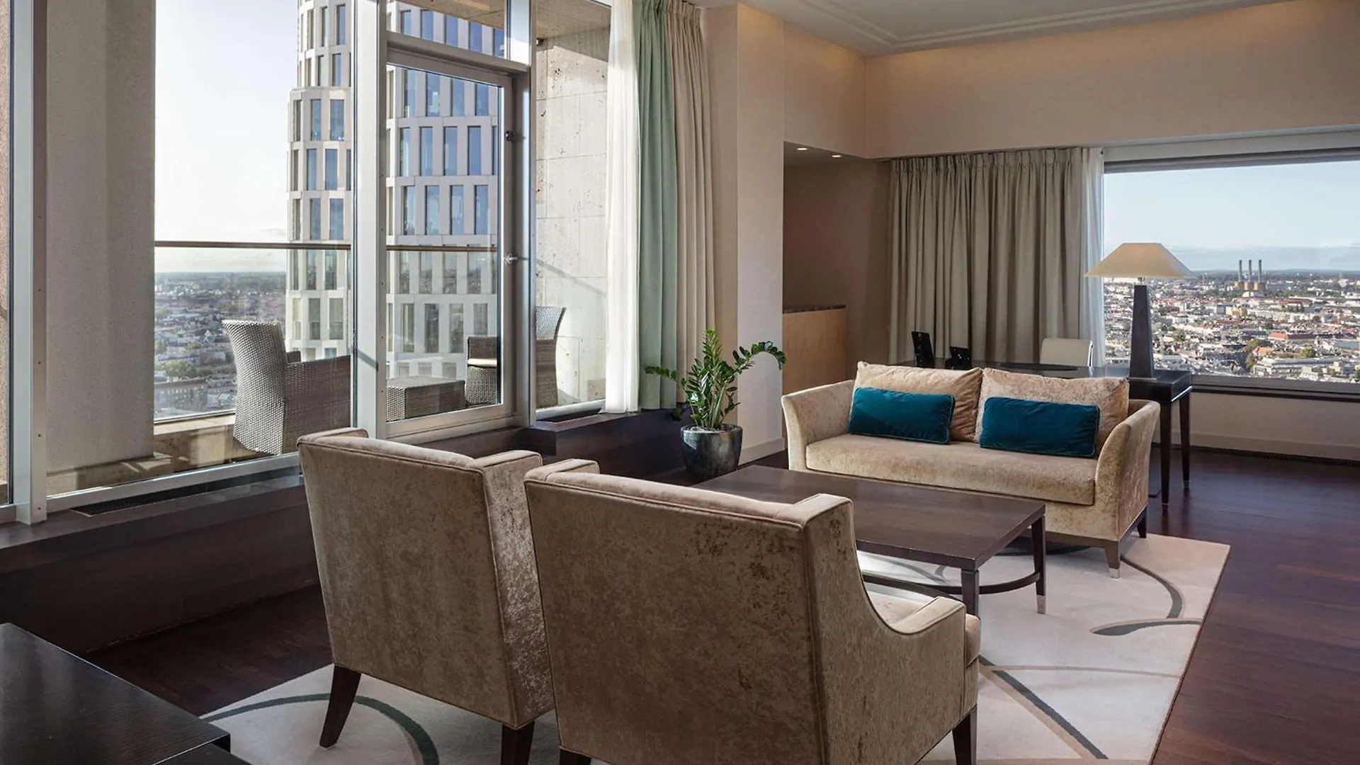 Waldorf Astoria Berlin Otel