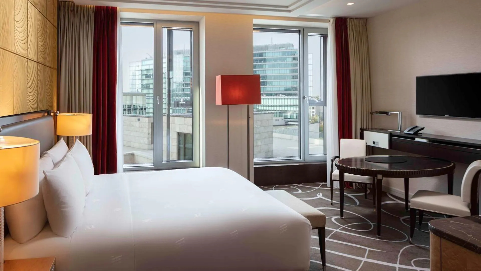 Waldorf Astoria Berlin Otel
